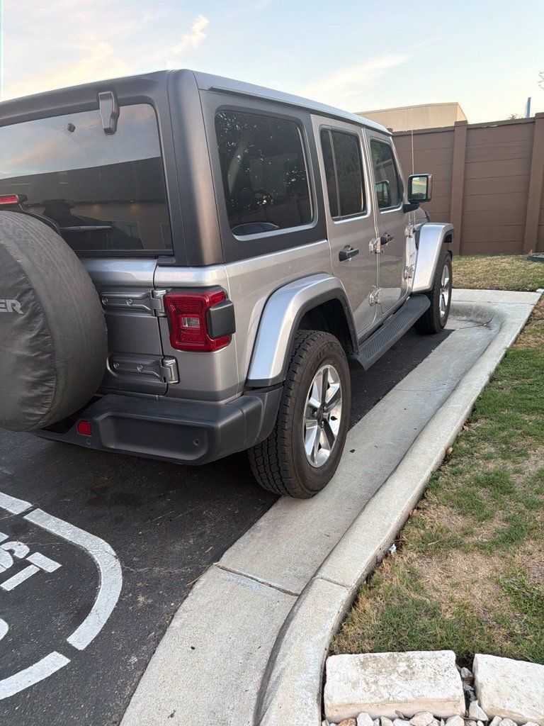 Used 2020 Jeep Wrangler Unlimited Sahara AWD/4WD image 5