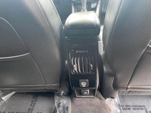 Used 2024 Jeep Compass Latitude AWD/4WD image 19