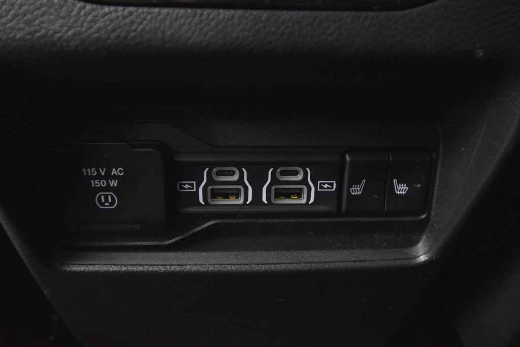 Used 2023 Jeep Grand Cherokee Limited w/ Trailer Tow Prep Group (B) AWD/4WD image 35