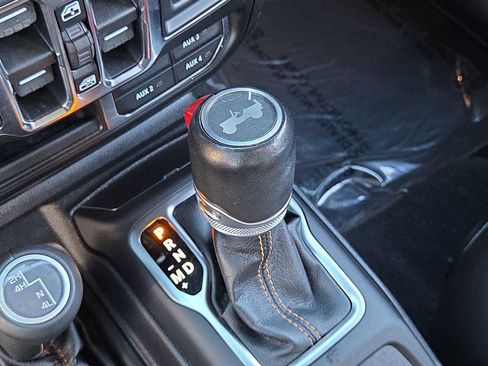 Used 2021 Jeep Wrangler Unlimited Sahara image 34