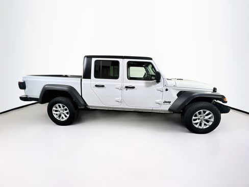 Used 2023 Jeep Gladiator Sport image 4
