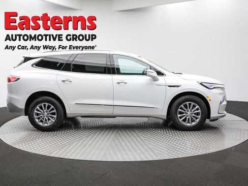 Used 2024 Buick Enclave Premium image 4