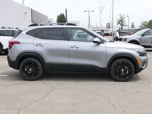 New 2025 Kia Seltos X-Line image 2