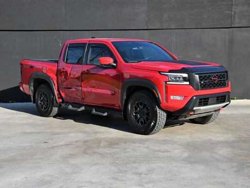 Used 2022 Nissan Frontier PRO-4X w/ Pro-4X Premium Package image 3