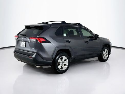 Used 2020 Toyota RAV4 XLE w/ Convenience Package FWD image 7