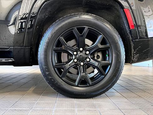 Used 2024 Jeep Wagoneer Series II image 35