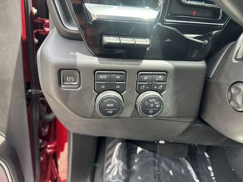 Used 2022 Chevrolet Silverado 1500 High Country w/ High Country Premium Package AWD/4WD image 25