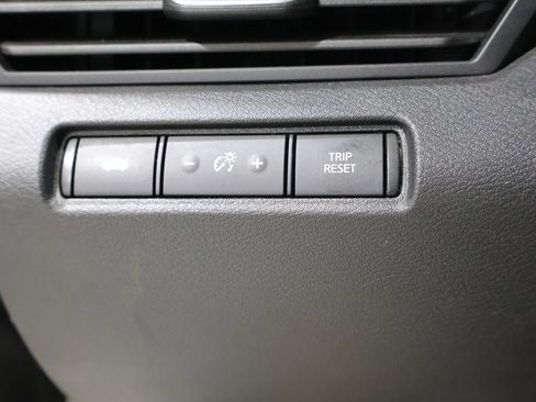 Used 2025 Nissan Altima 2.5 SV FWD image 31