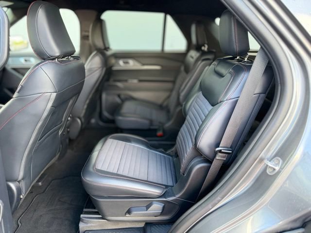 Used 2025 Ford Explorer ST-Line AWD/4WD image 21