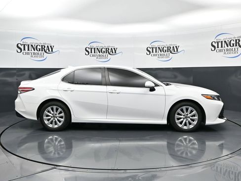Used 2020 Toyota Camry LE image 8