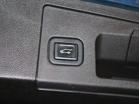 Certified 2022 Cadillac XT4 Premium Luxury w/ Enhanced Visibility Package image 27