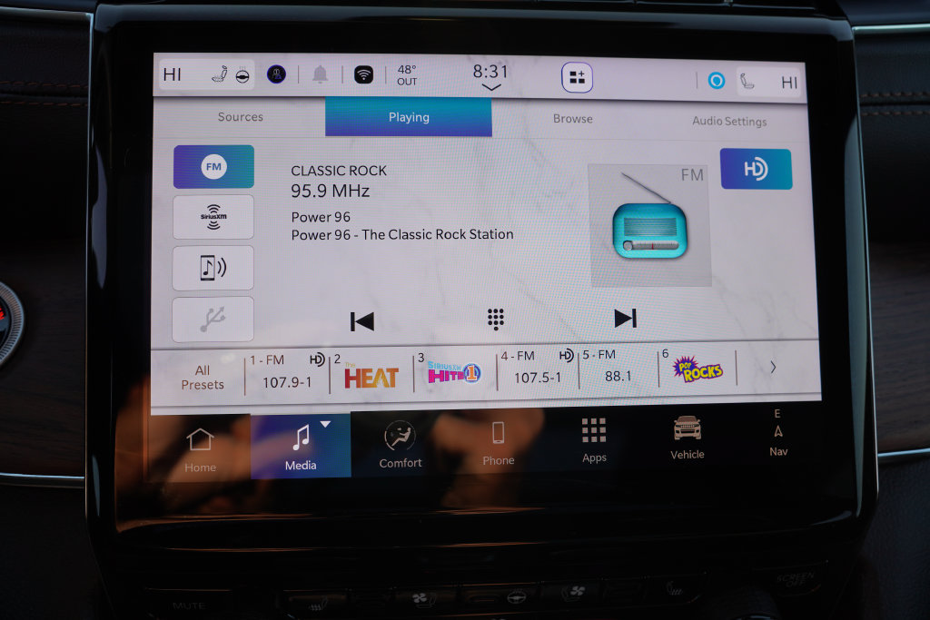 Used 2025 Jeep Grand Cherokee Summit w/ Obsidian Package AWD/4WD image 32