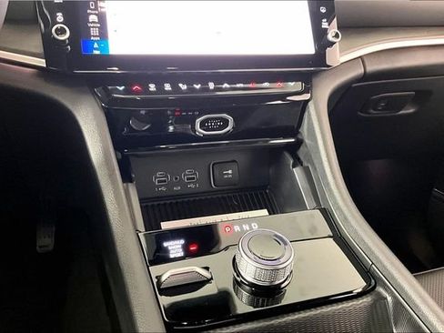 New 2026 Jeep Grand Cherokee L Limited w/ Luxury Tech Group II AWD/4WD image 7
