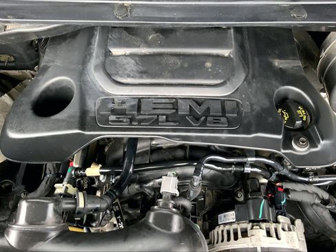 Used 2019 RAM 1500 Limited image 31