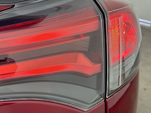 Used 2018 Toyota RAV4 XLE image 31