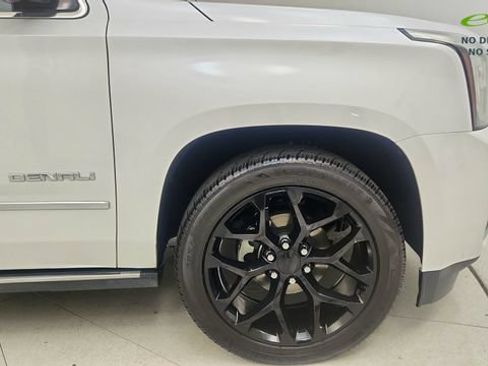 Used 2019 GMC Yukon Denali w/ Denali Ultimate Package AWD/4WD image 61