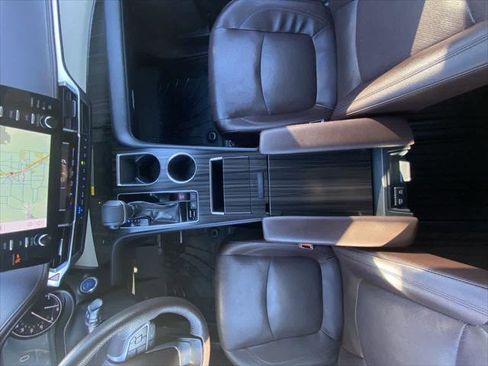 Certified 2022 Toyota Sienna Platinum image 21