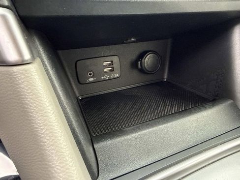 Used 2023 Subaru Forester Premium image 34