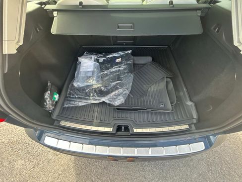 Certified 2024 Volvo XC60 B5 Plus w/ Protection Package Premier image 17