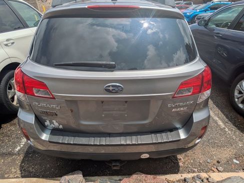 Used 2011 Subaru Outback 2.5i Premium AWD/4WD image 5