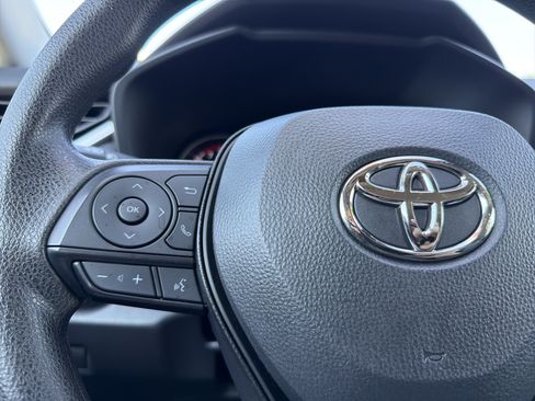 Certified 2025 Toyota RAV4 XLE FWD image 9