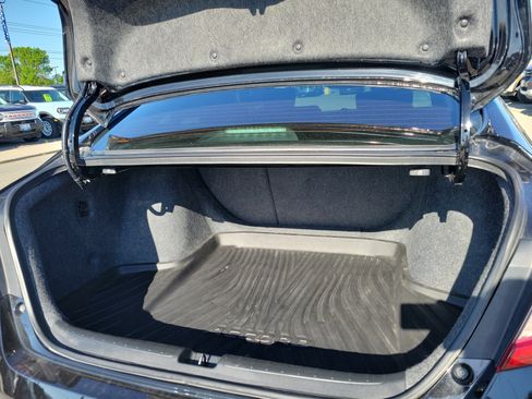 Used 2019 Honda Accord Touring image 9