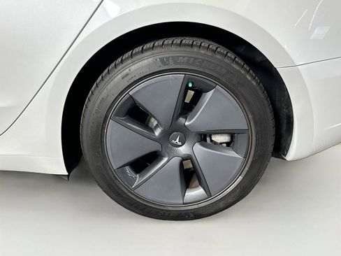 Used 2023 Tesla Model 3 Standard Range image 11