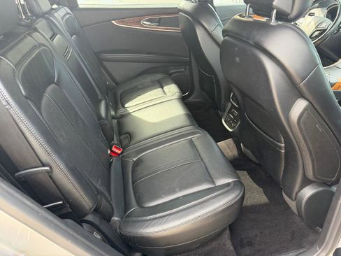 Used 2016 Lincoln MKX Reserve w/ Climate Package AWD/4WD image 12