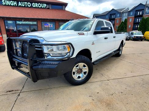 Used 2019 RAM 3500 Tradesman w/ Chrome Appearance Group image 3
