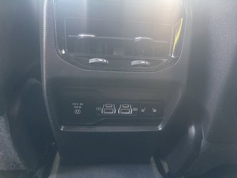 Certified 2023 Jeep Grand Cherokee Limited image 31