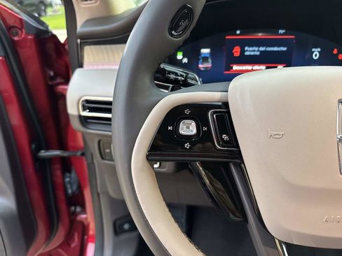 Used 2023 Lincoln Corsair FWD image 23