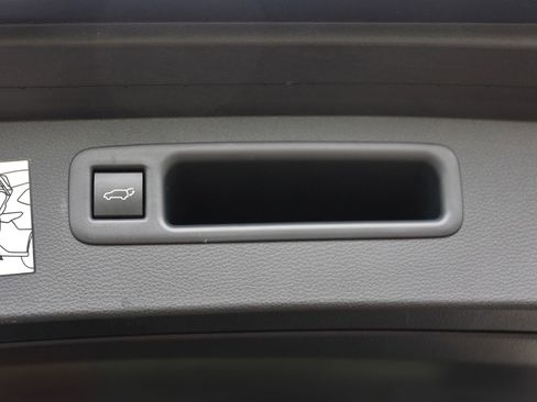 Used 2023 Toyota Highlander Platinum AWD/4WD image 15