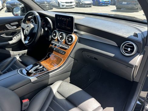 Used 2019 Mercedes-Benz GLC 350e 4MATIC image 21