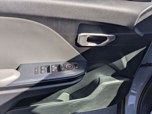 Used 2025 Kia K4 LXS image 23