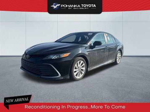 Used 2024 Toyota Camry LE image 1
