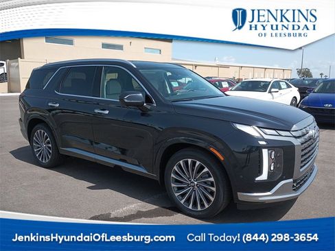 Used 2024 Hyundai Palisade Calligraphy image 1
