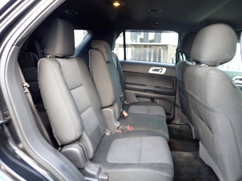 Used 2013 Ford Explorer XLT w/ Class III Trailer Tow Pkg image 7