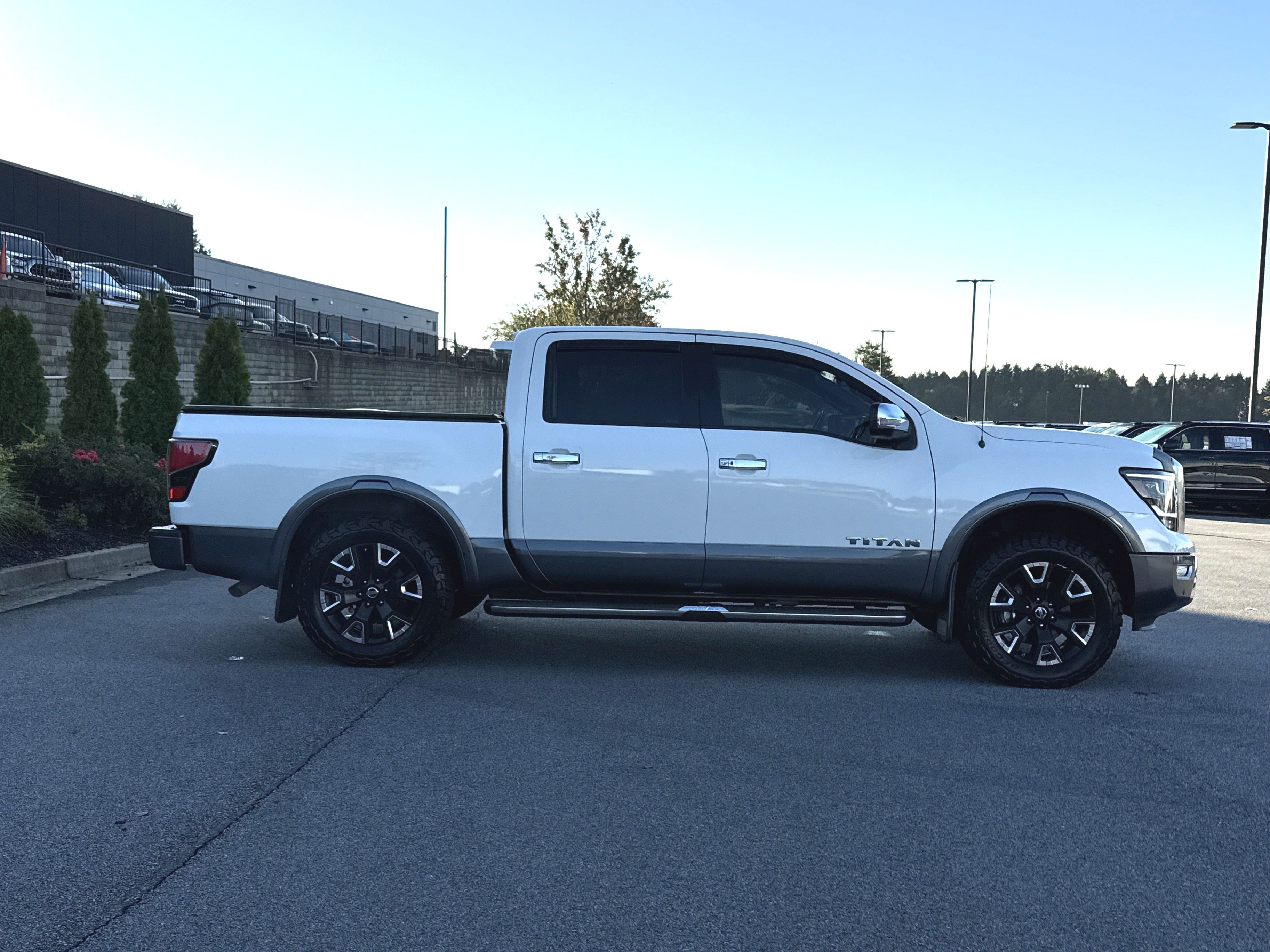 Used 2021 Nissan Titan Platinum Reserve w/ Moonroof Package RWD image 11