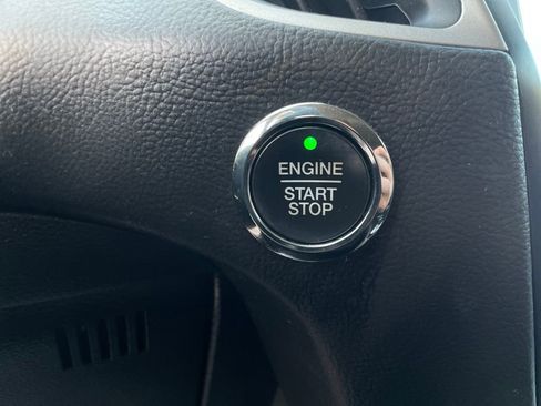 Used 2022 Ford Edge SE w/ Black Appearance Package image 15