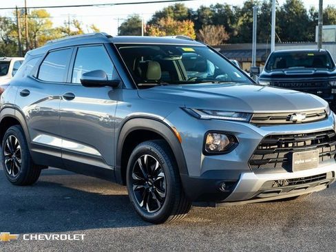 Used 2023 Chevrolet TrailBlazer LT w/ Convenience Package image 3
