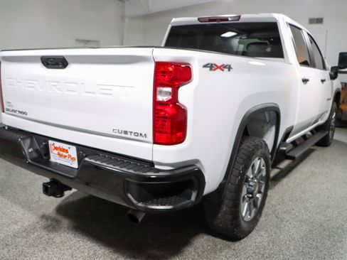 Used 2023 Chevrolet Silverado 2500 Custom w/ Custom Convenience Package image 7