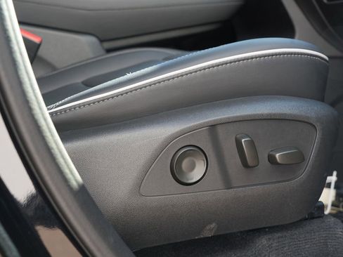 Used 2025 Buick Enclave Preferred image 30