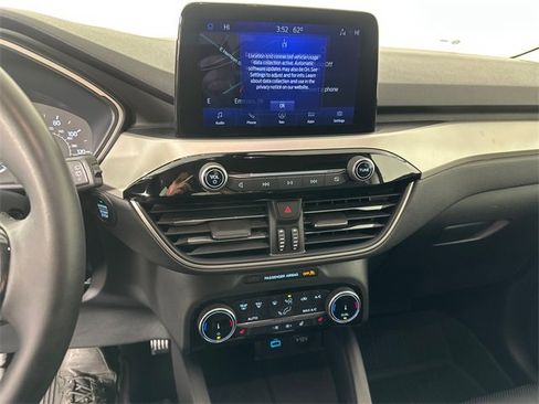 Used 2022 Ford Escape SEL image 30