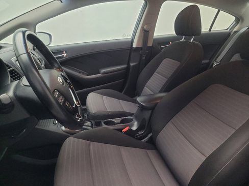 Used 2017 Kia Forte S image 17
