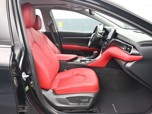 Used 2022 Toyota Camry XSE image 11