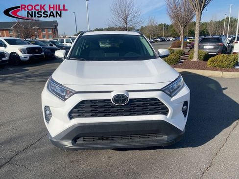 Used 2021 Toyota RAV4 XLE image 8