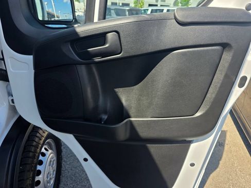 Used 2025 RAM ProMaster 2500 w/ Convenience Group FWD image 23