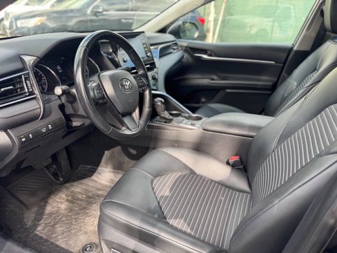 Used 2022 Toyota Camry SE image 12