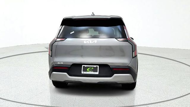 Used 2024 Kia EV9 Light Long Range RWD image 8