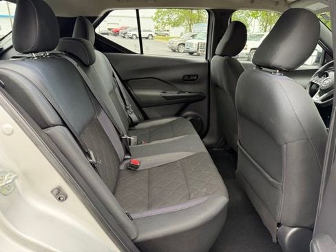 Used 2020 Nissan Kicks S FWD image 12